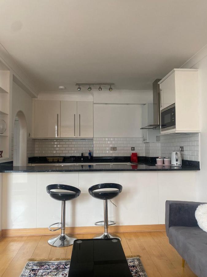Cozy Two Bedroom Flat In The Heart Of London Exterior photo